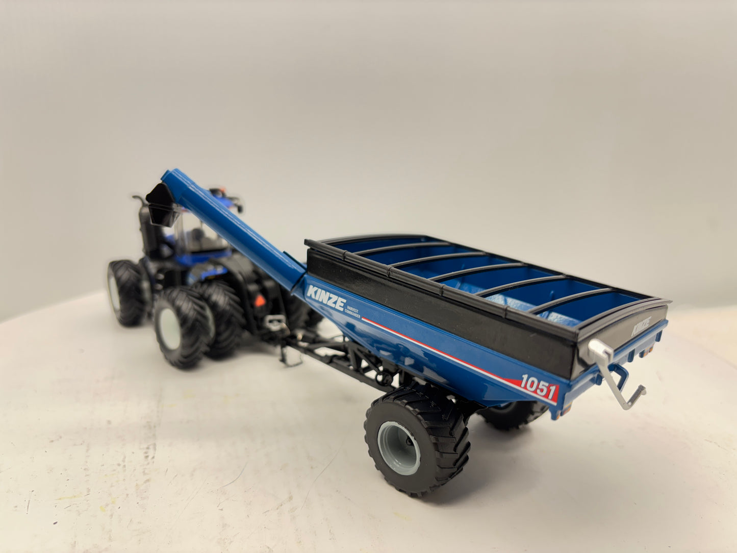 1/64 Kinze 1051 Flotation Singles