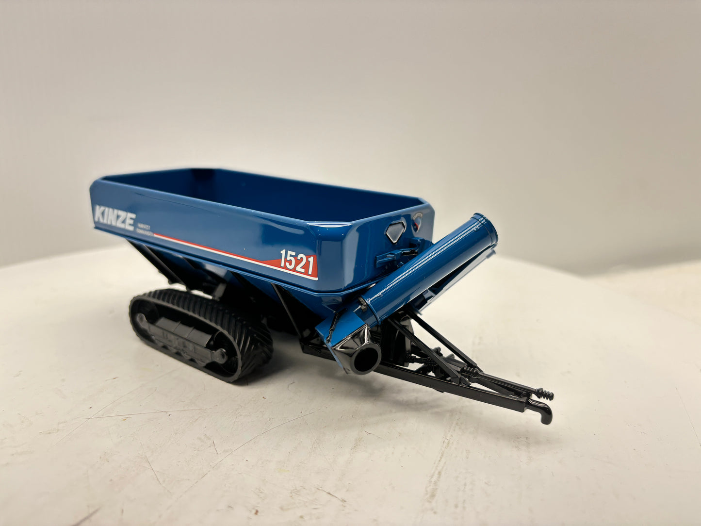 1/64 Kinze 1521 Tracked Grain Cart
