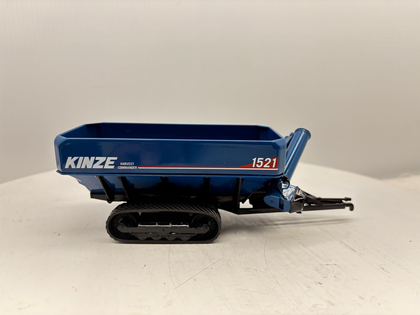 1/64 Kinze 1521 Tracked Grain Cart