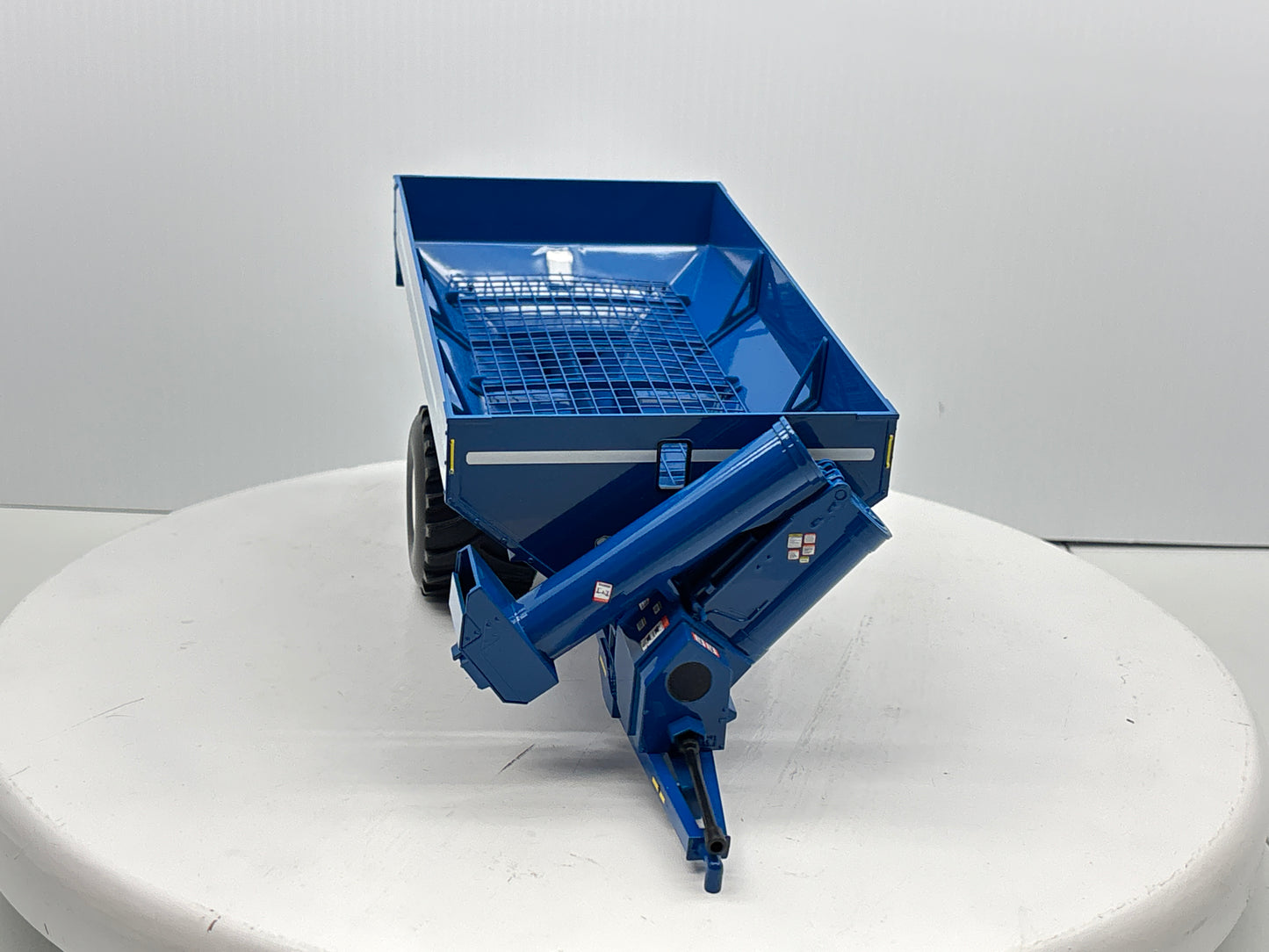 1/32 Kinze 1050 Vintage Grain Cart
