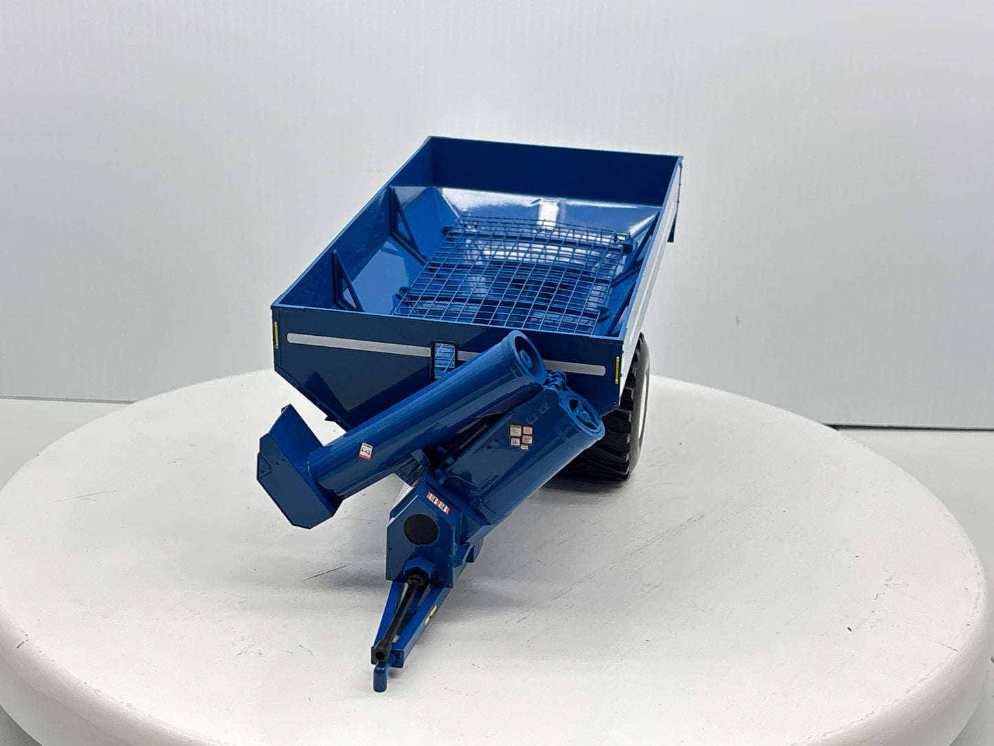 1/32 Kinze 1050 Vintage Grain Cart