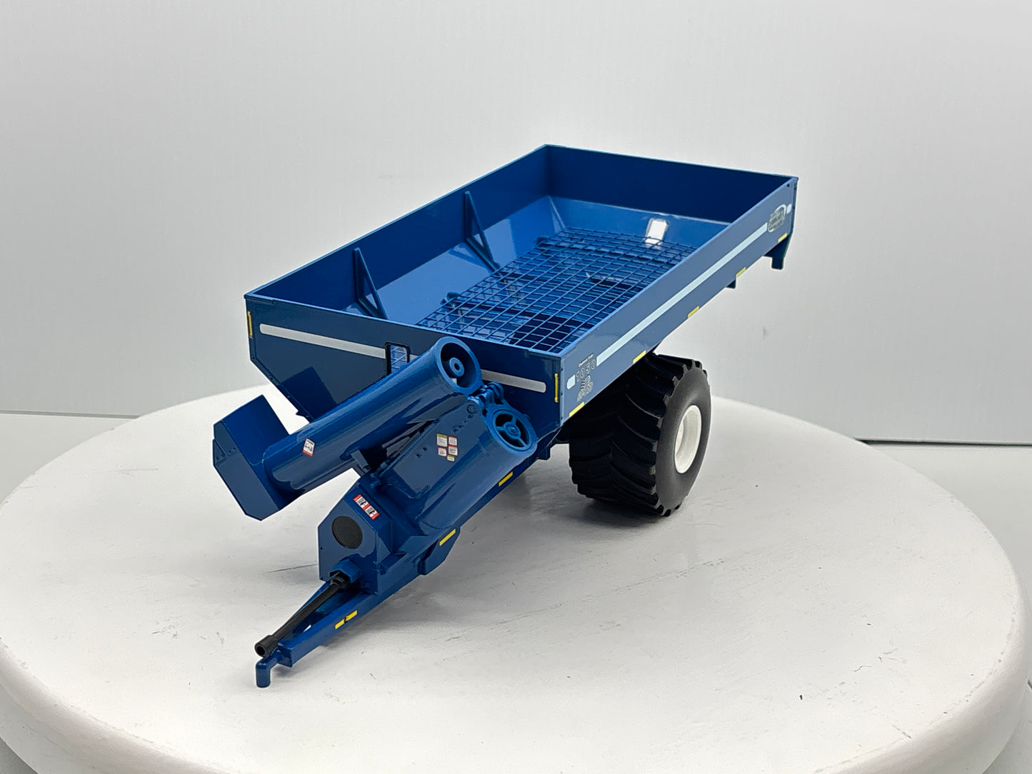 1/32 Kinze 1050 Vintage Grain Cart