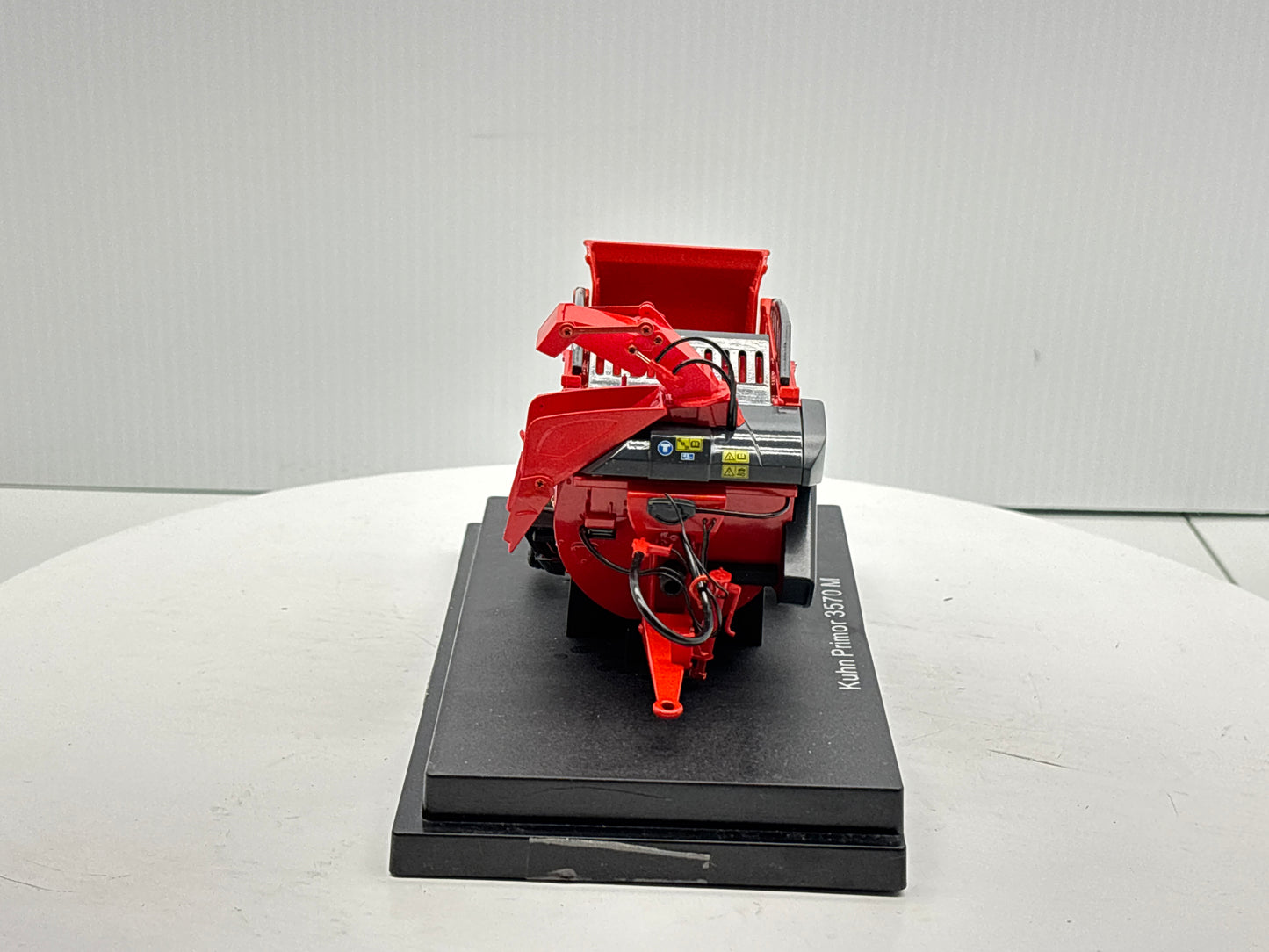1/32 Kuhn Primor 3570 M