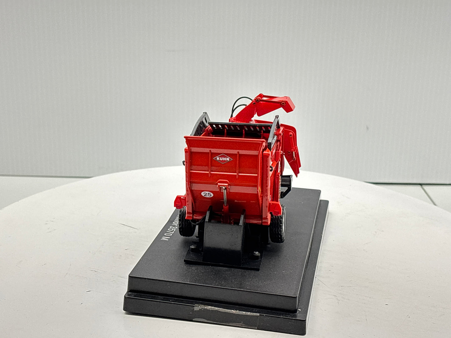 1/32 Kuhn Primor 3570 M
