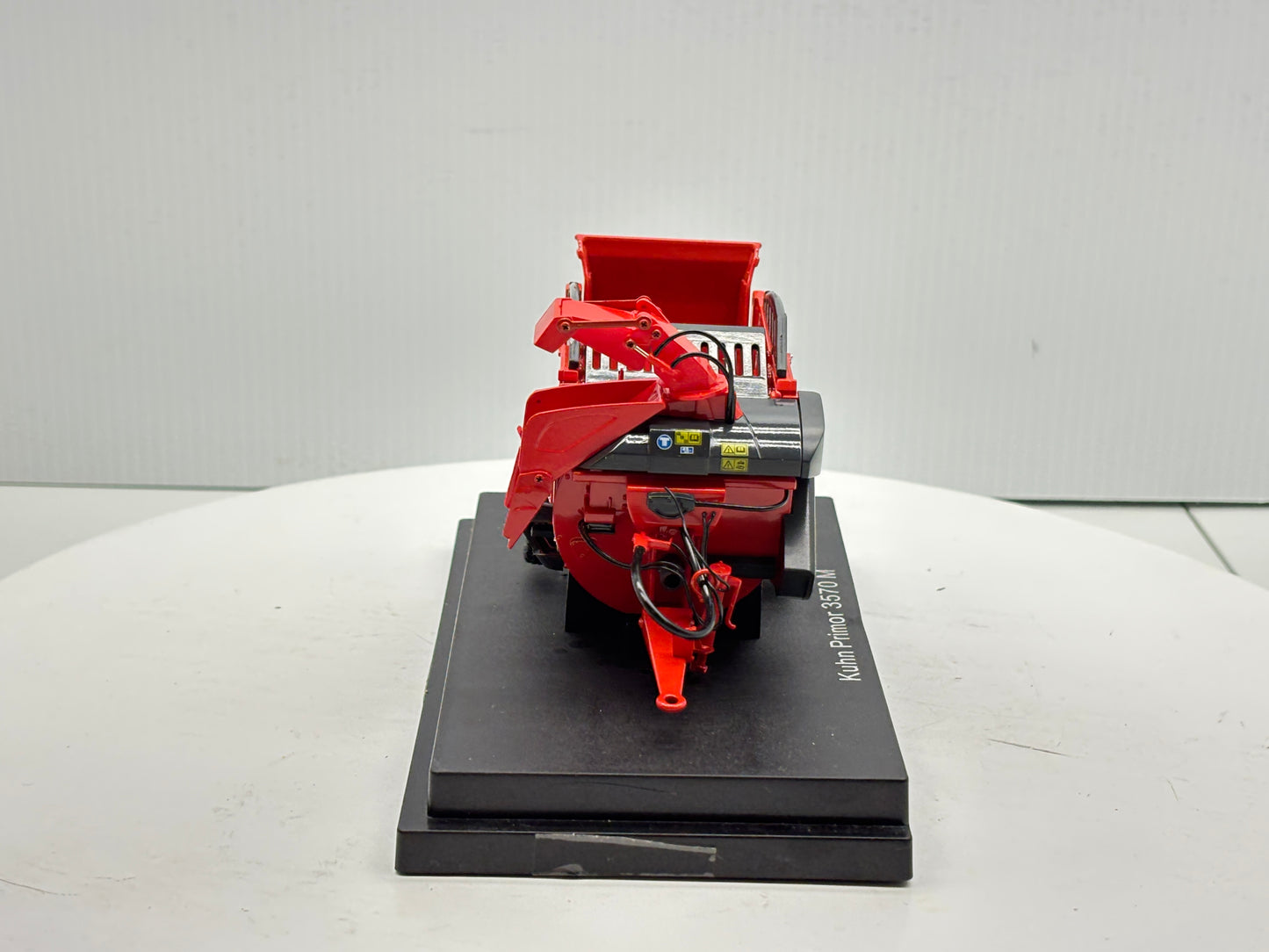 1/32 Kuhn Primor 3570 M