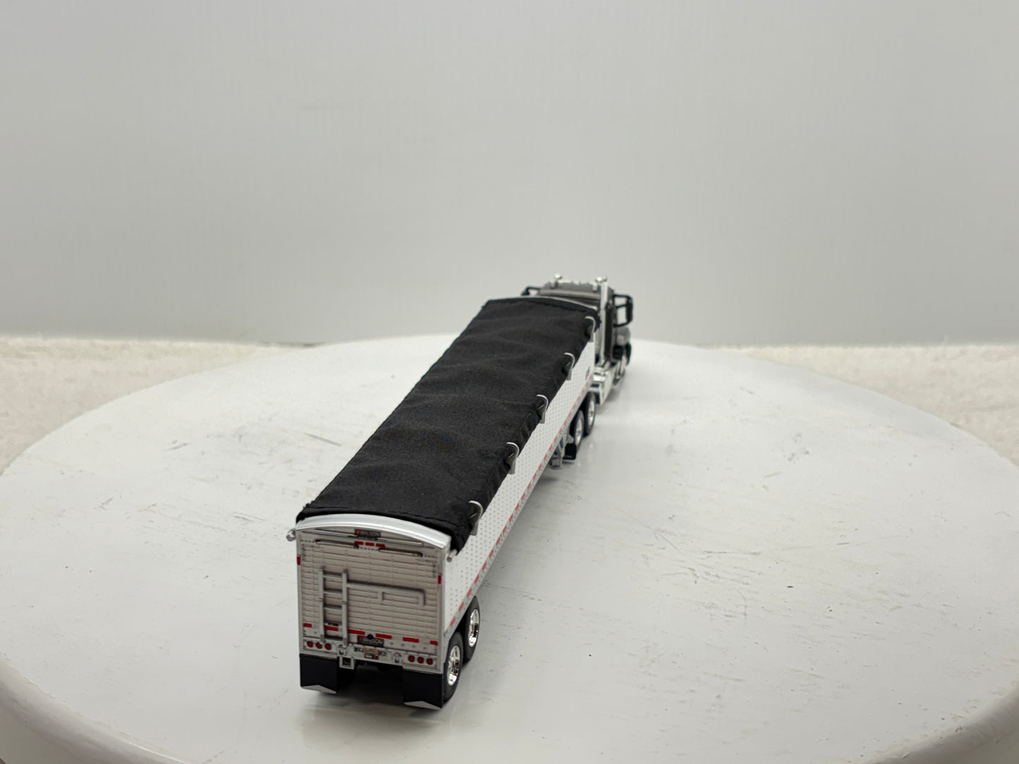1/64 Mack Anthem Grey