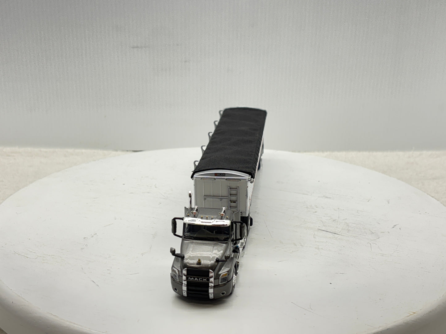 1/64 Mack Anthem Grey