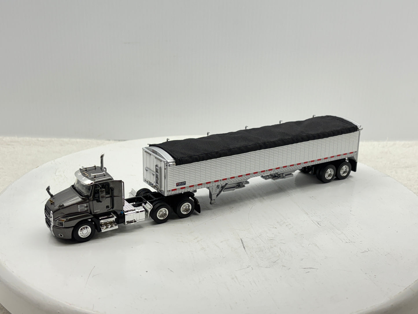 1/64 Mack Anthem Grey
