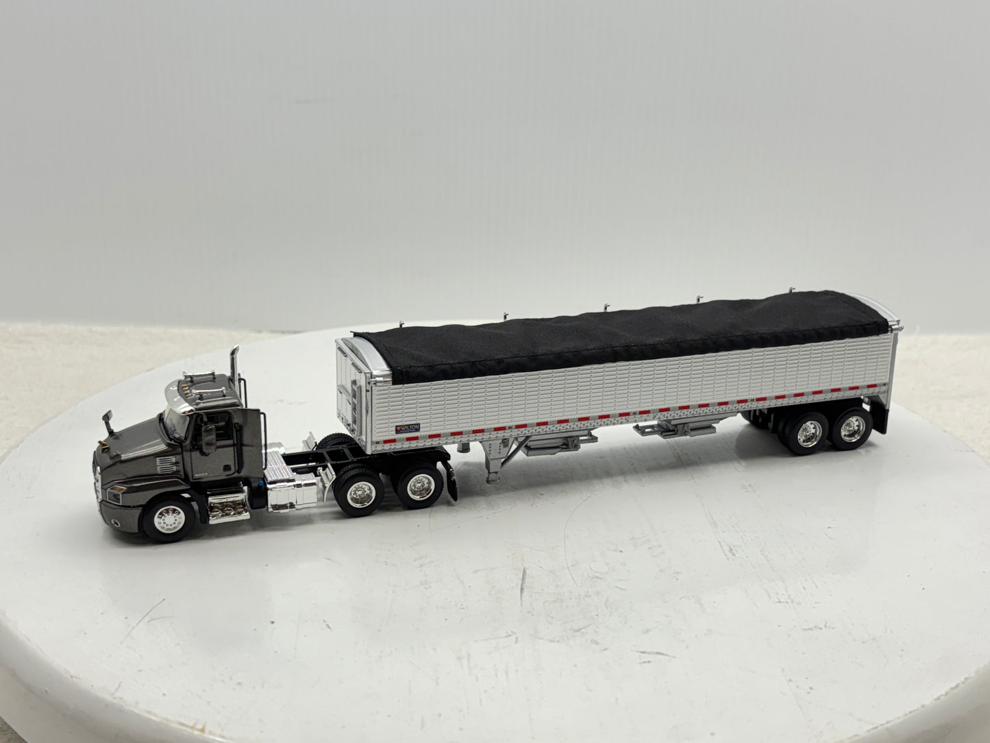 1/64 Mack Anthem Grey