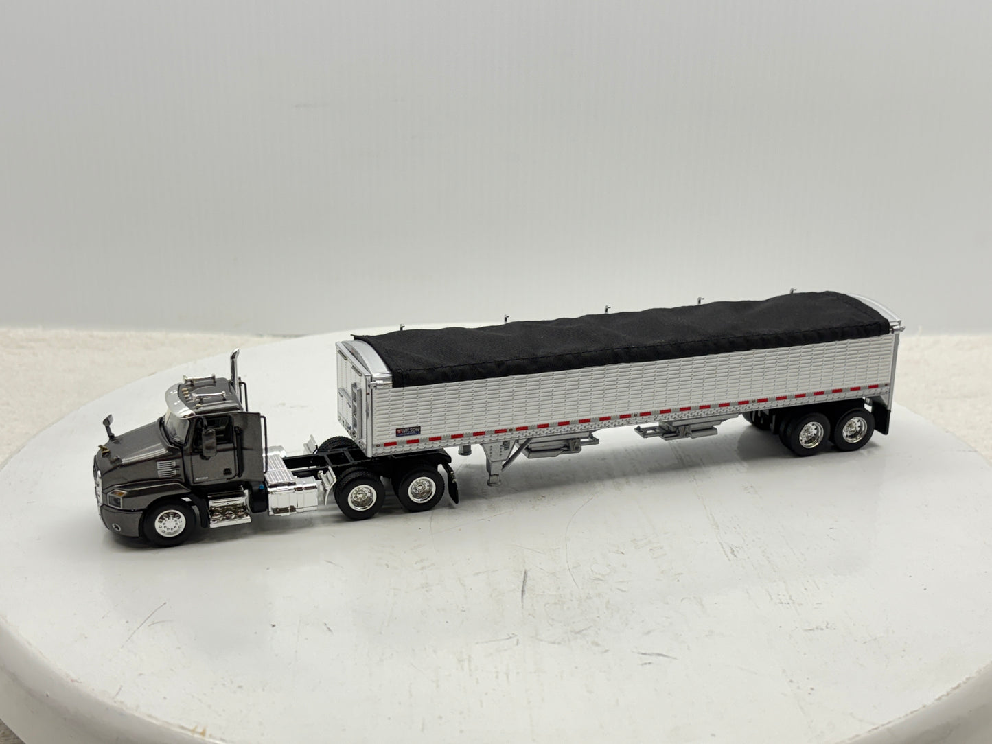1/64 Mack Anthem Grey
