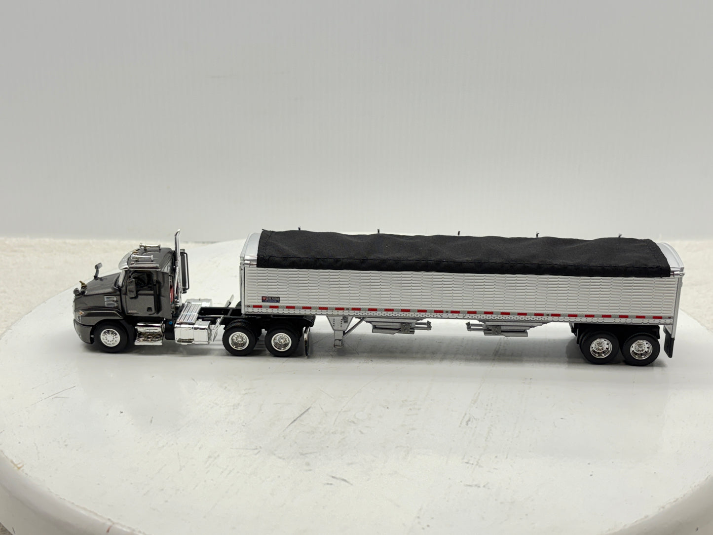 1/64 Mack Anthem Grey