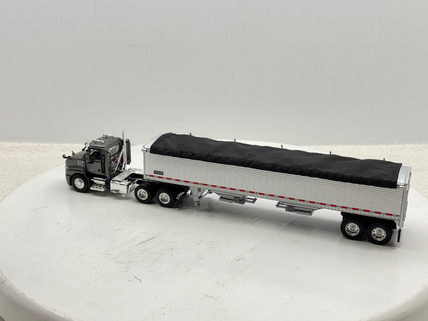 1/64 Mack Anthem Grey