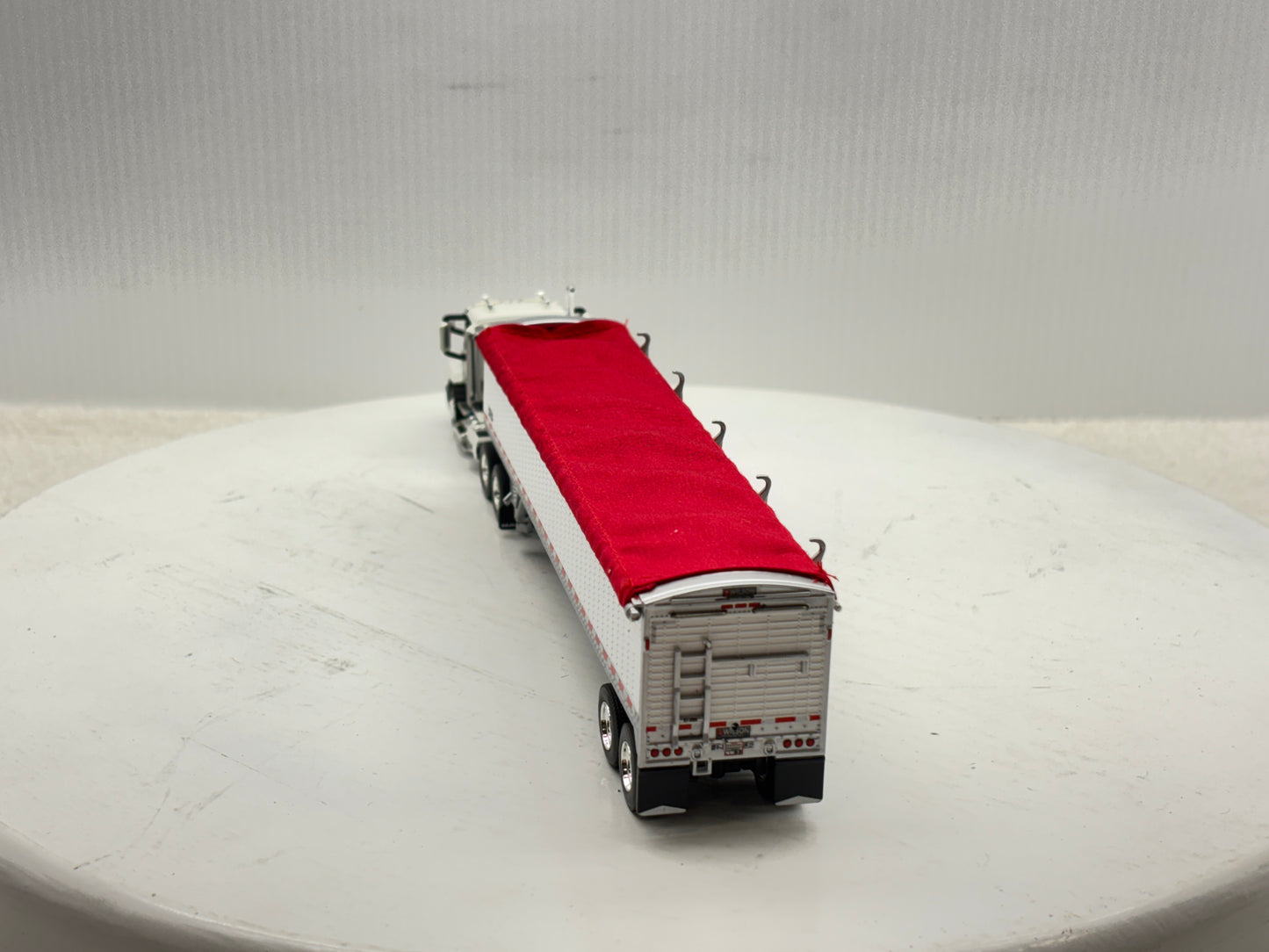 1/64 Mack Anthem White & Red