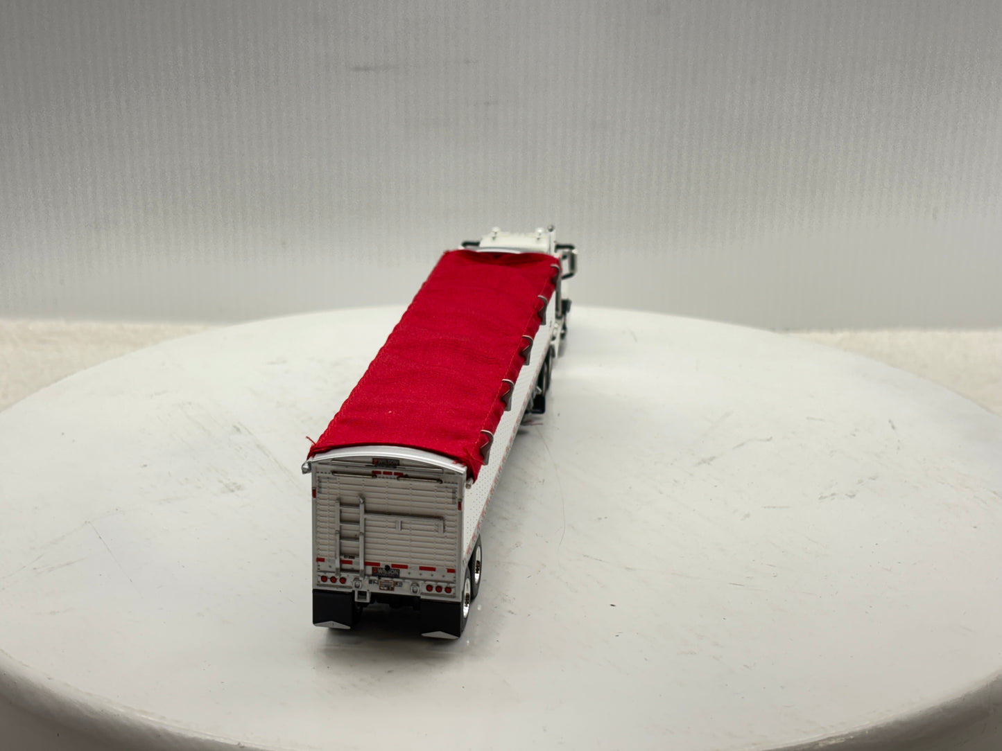 1/64 Mack Anthem White & Red