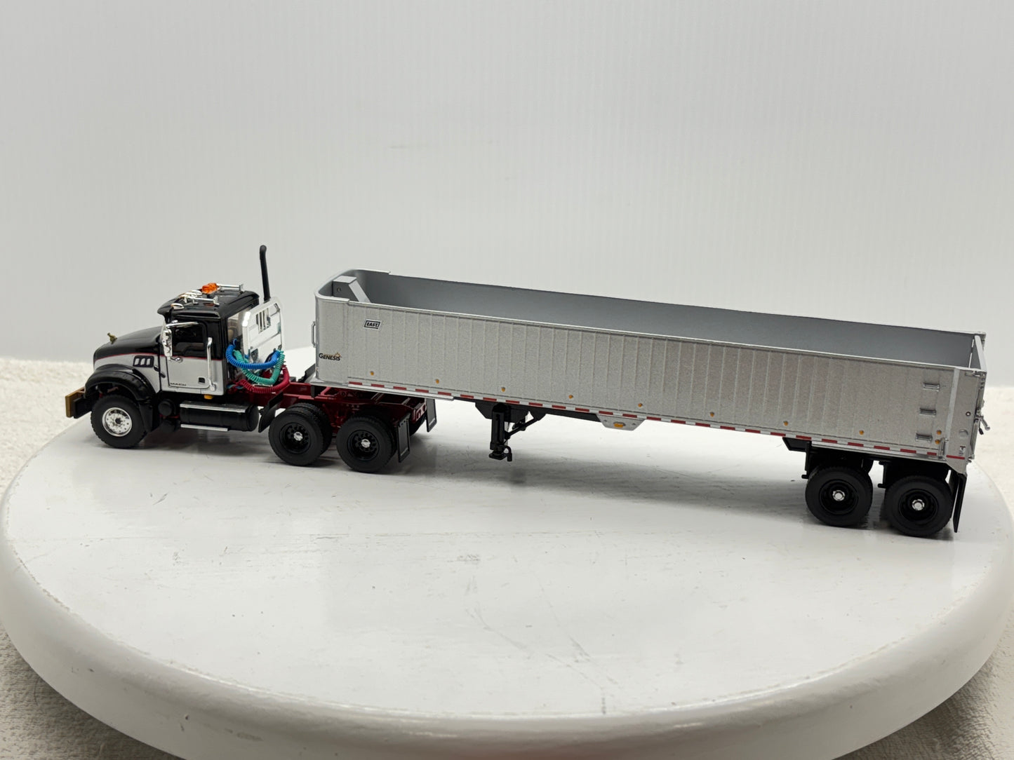 1/50 Mack Granite MP (Silver-Black)