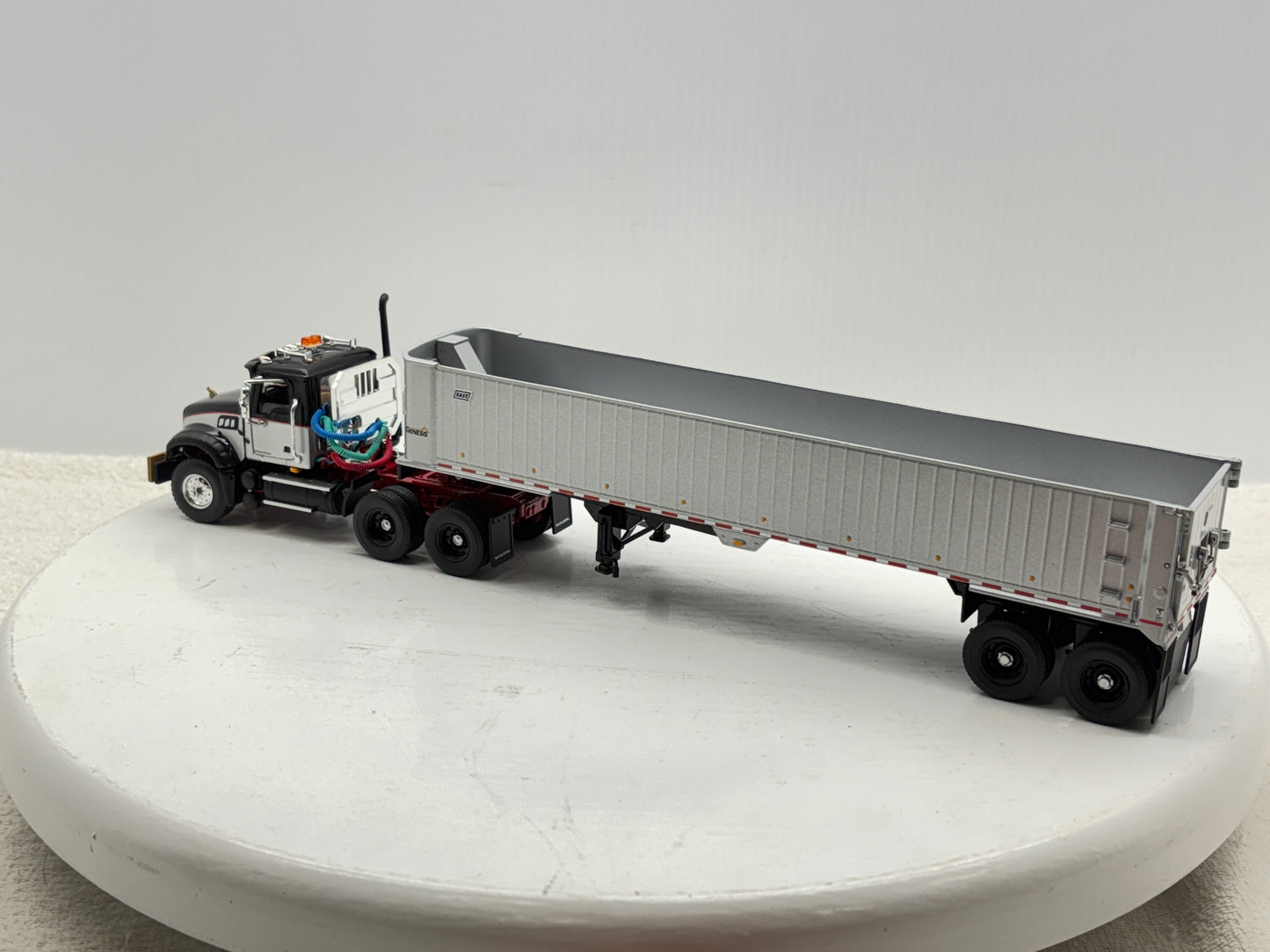 1/50 Mack Granite MP (Silver-Black)