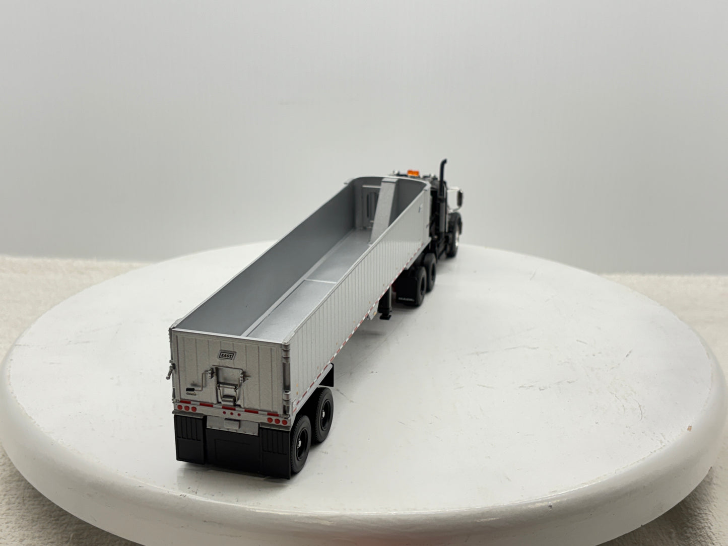 1/50 Mack Granite MP (Silver-Black)