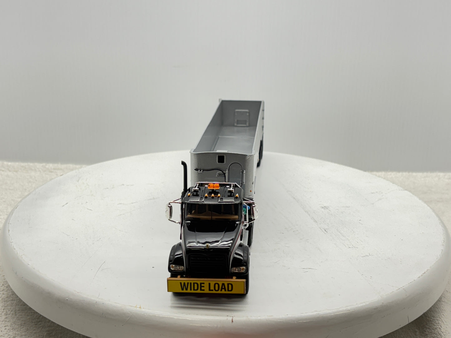 1/50 Mack Granite MP (Silver-Black)