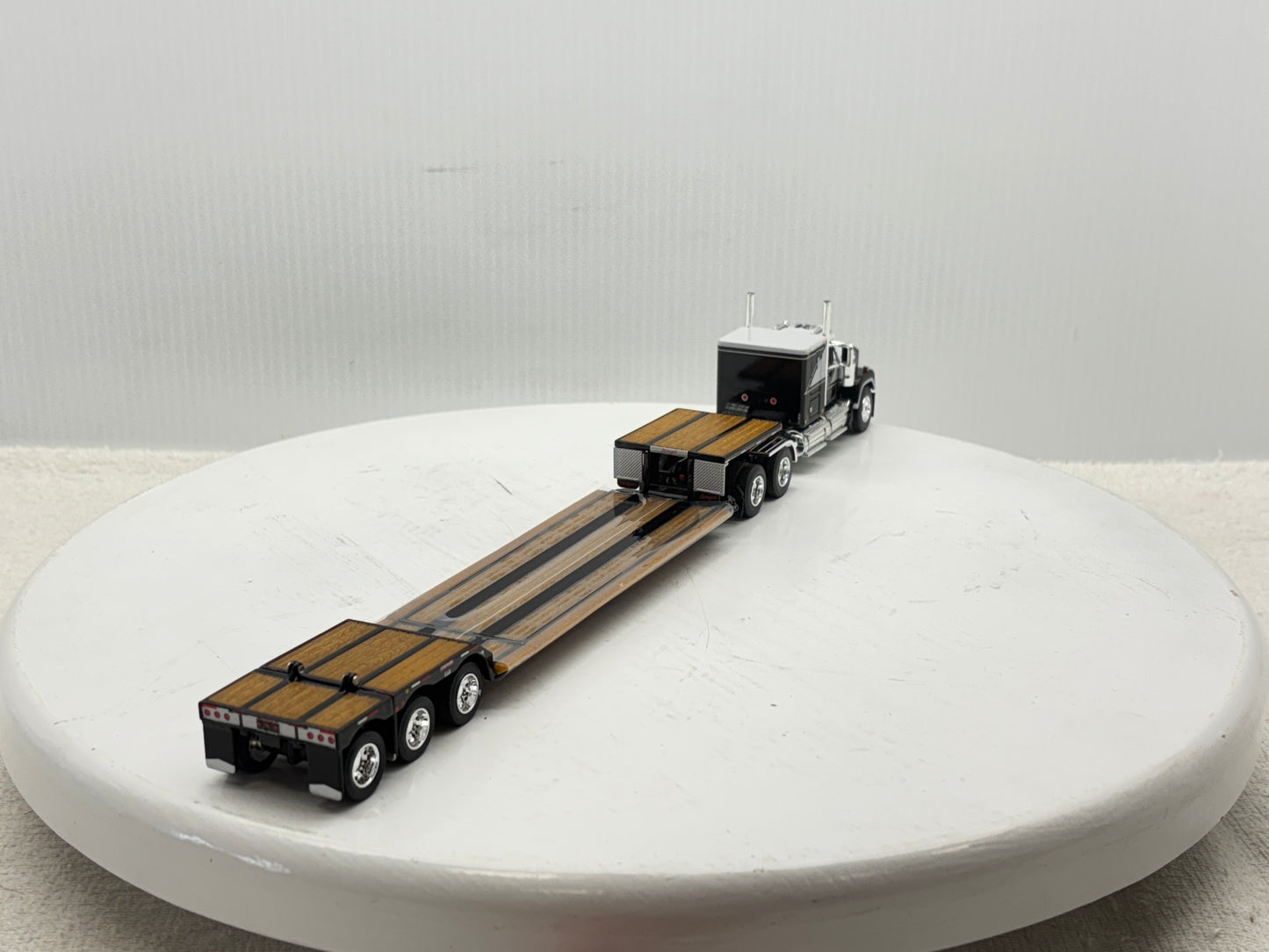 1/64 Mack Super-Liner 60'' Flat top