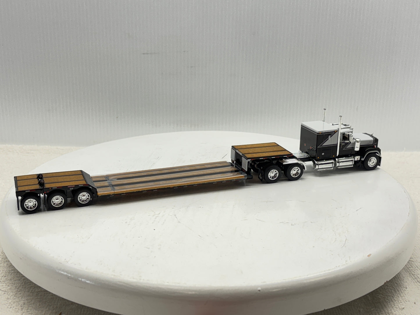 1/64 Mack Super-Liner 60'' Flat top