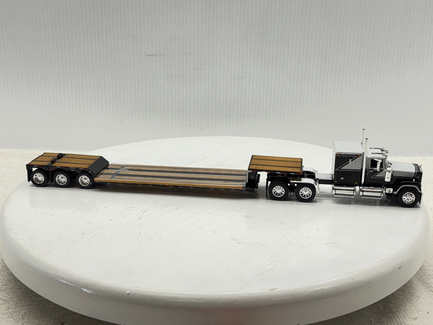 1/64 Mack Super-Liner 60'' Flat top