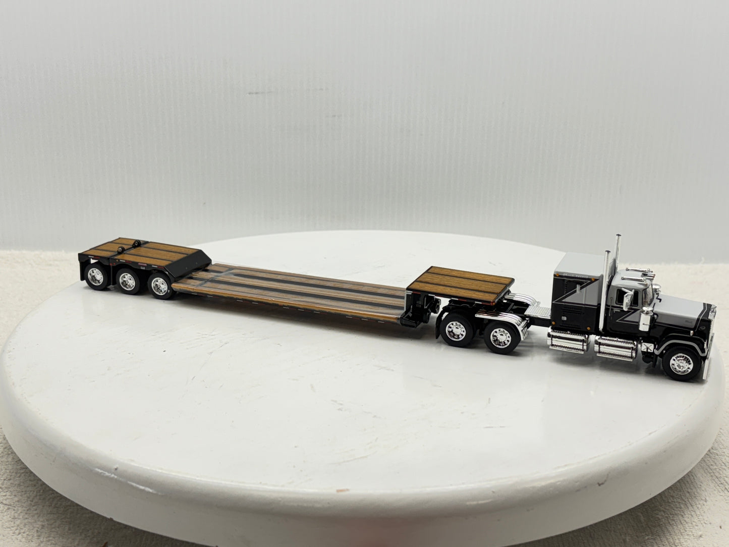 1/64 Mack Super-Liner 60'' Flat top