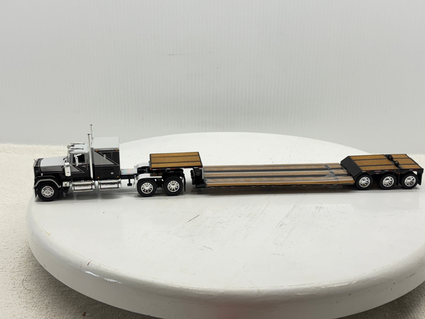 1/64 Mack Super-Liner 60'' Flat top