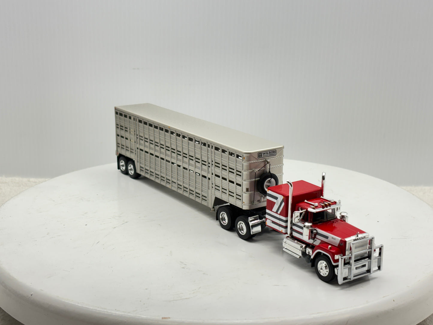 1/64 Mack Super-Liner Midroof