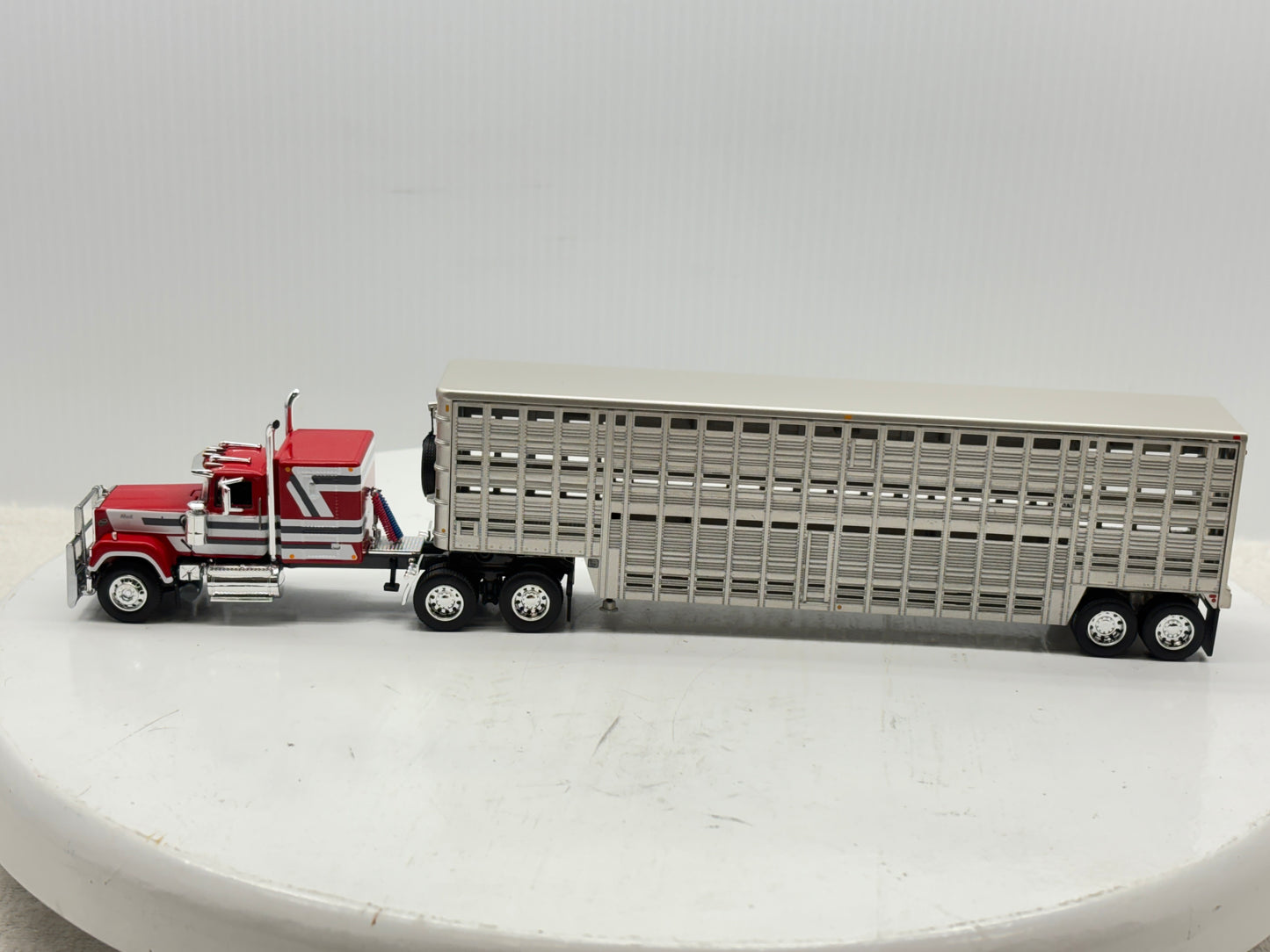 1/64 Mack Super-Liner Midroof
