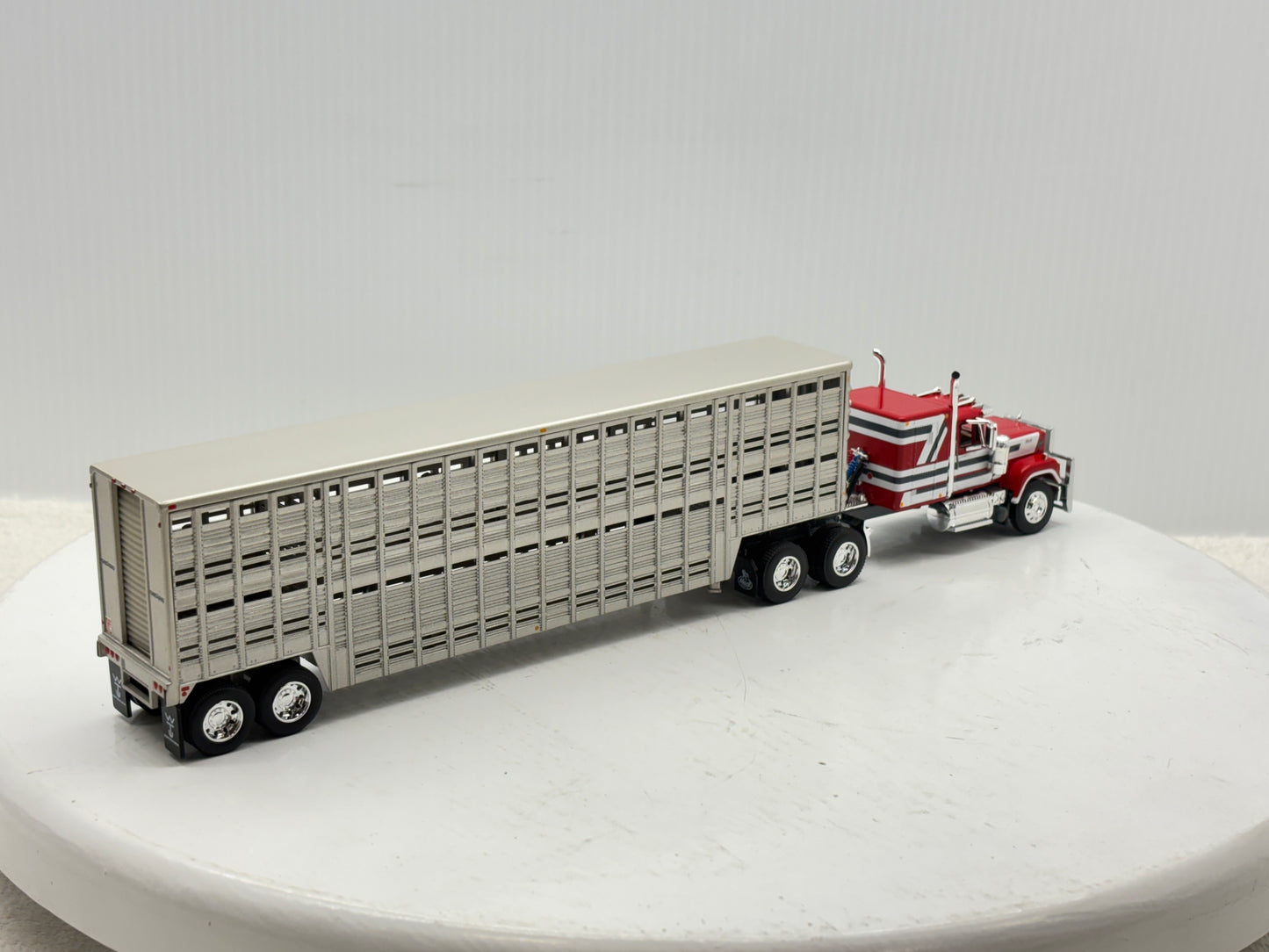 1/64 Mack Super-Liner Midroof
