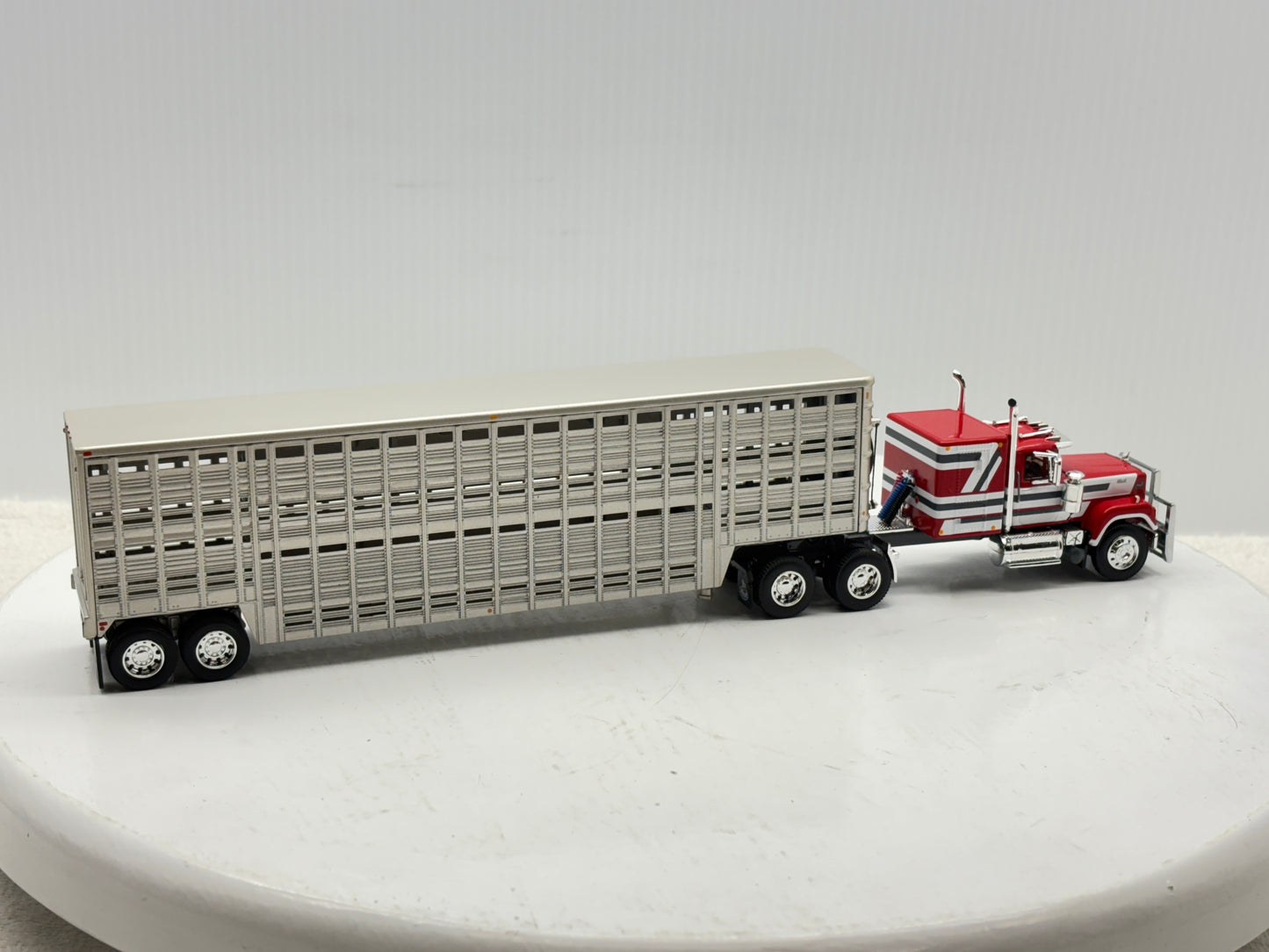 1/64 Mack Super-Liner Midroof