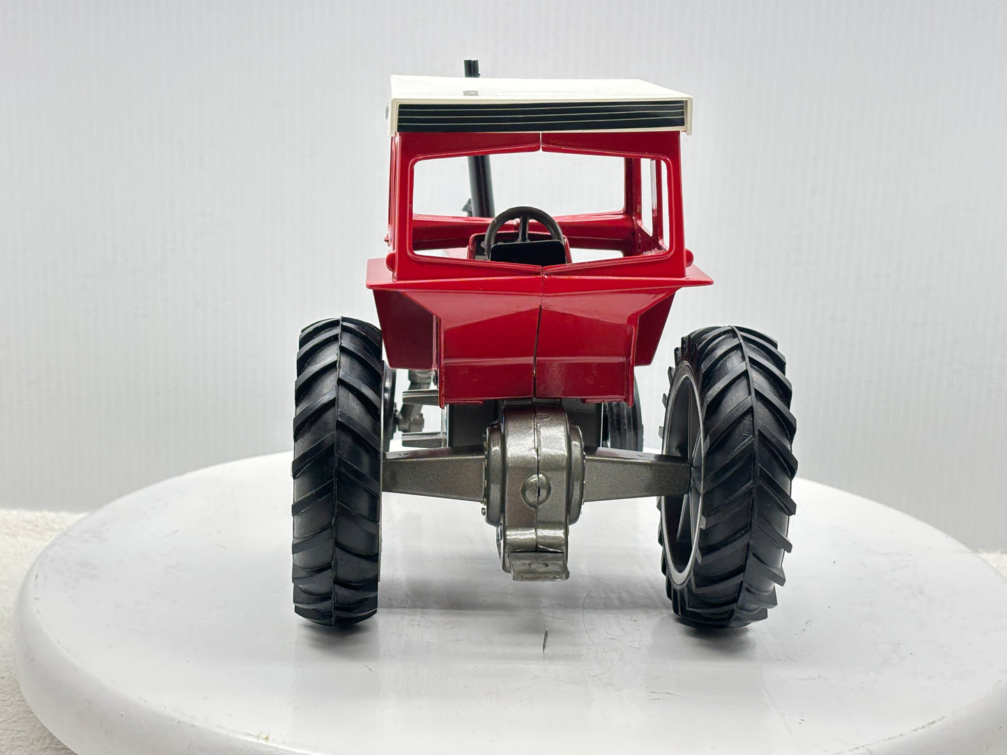 1/16 Massey-Fergusson 1105