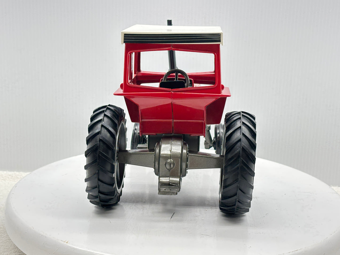 1/16 Massey-Fergusson 1105