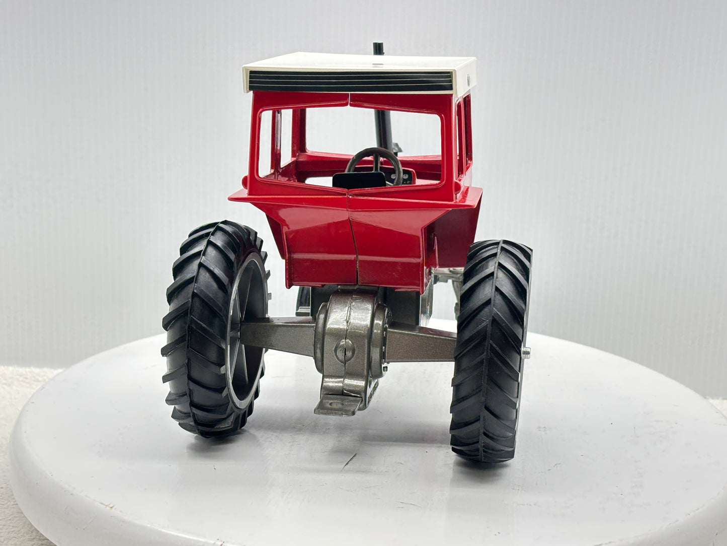 1/16 Massey-Fergusson 1105