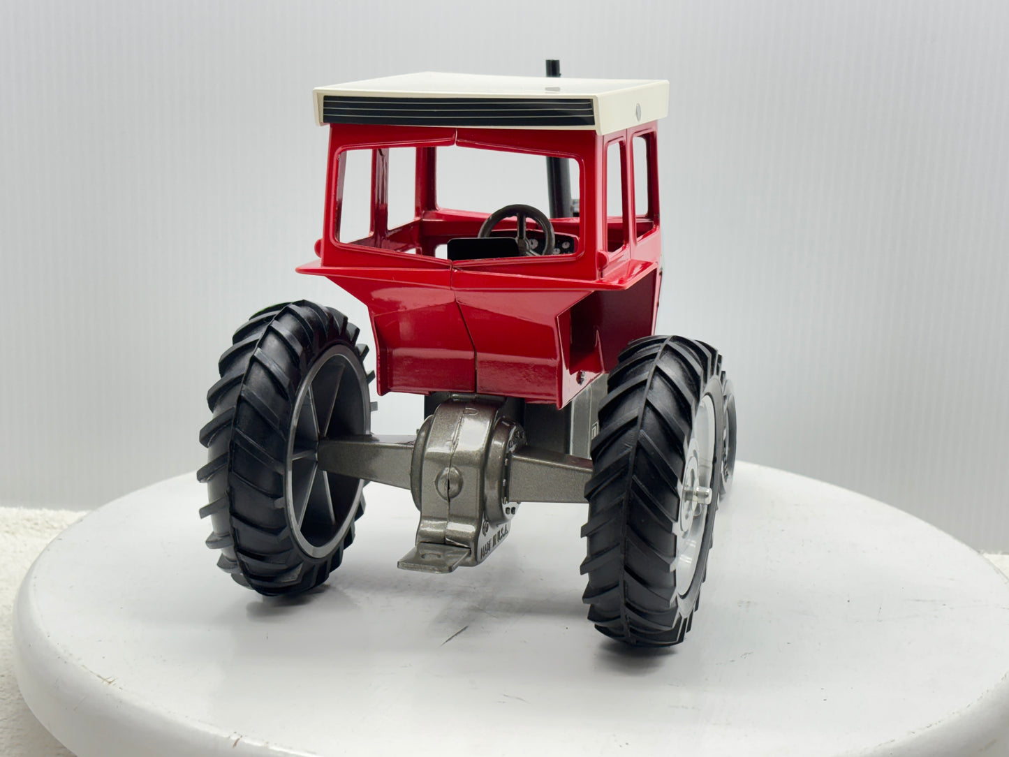 1/16 Massey-Fergusson 1105