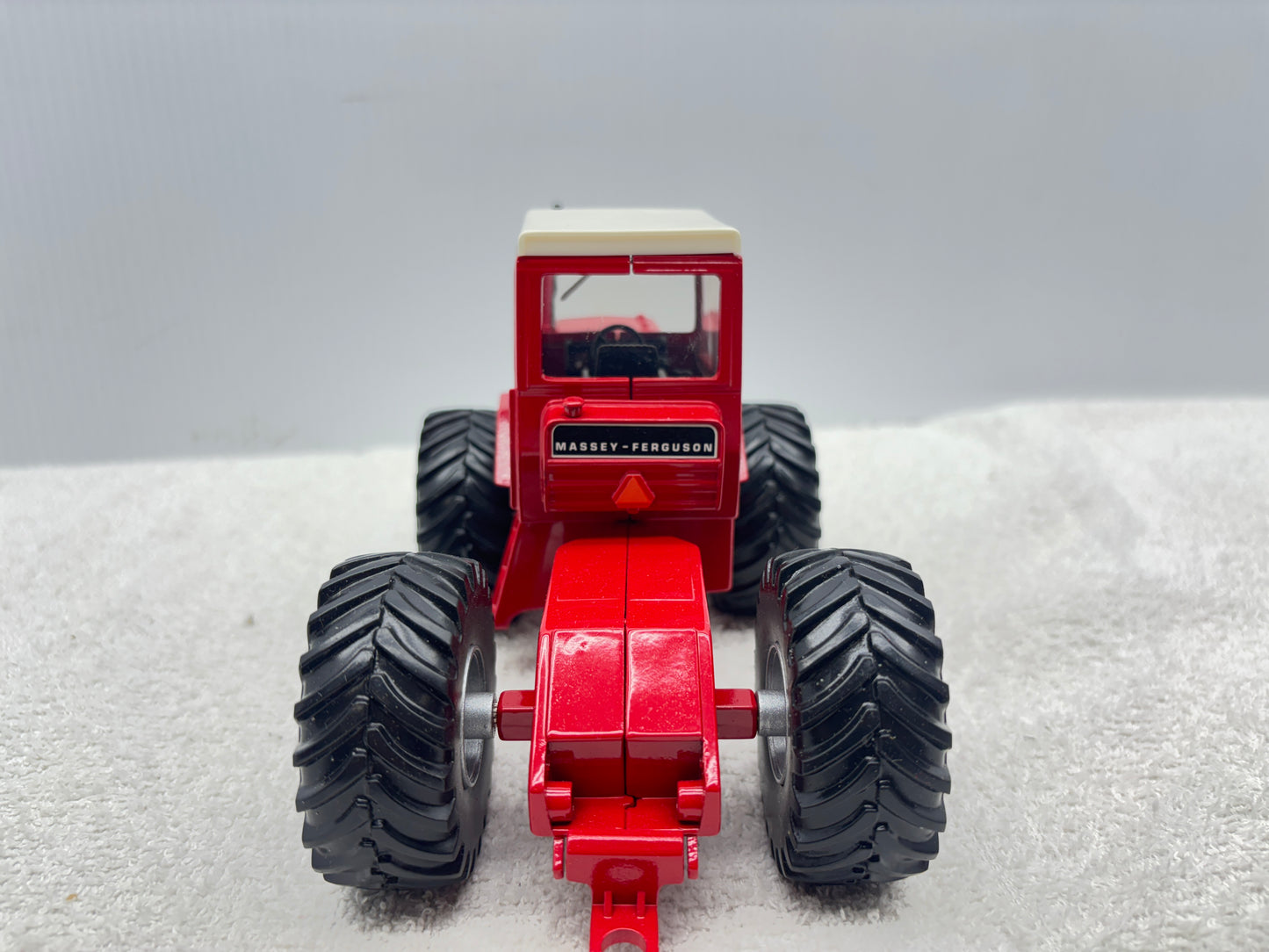 1/32 Massey Ferguson 1505 Singles
