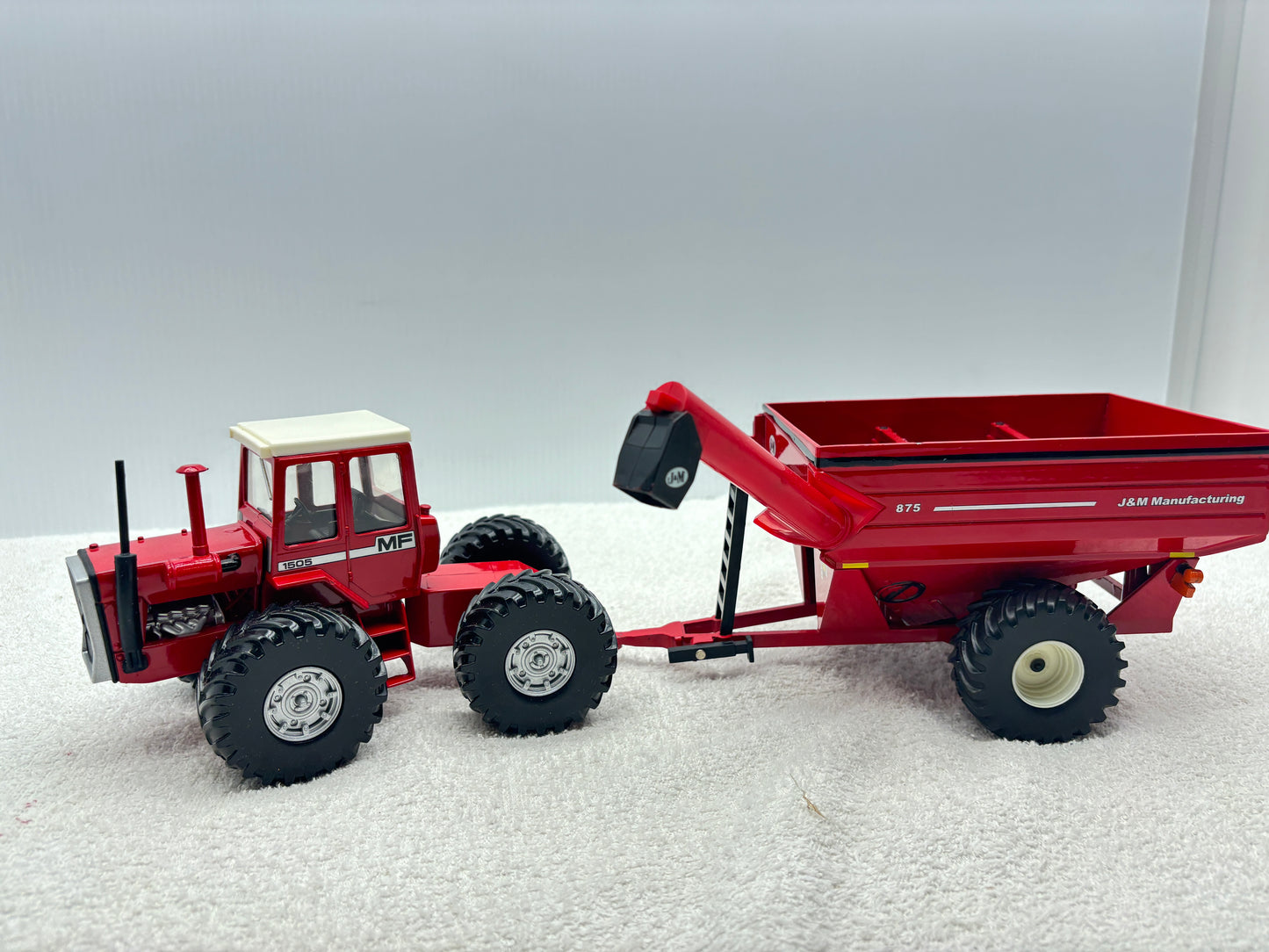1/32 Massey Ferguson 1505 Singles