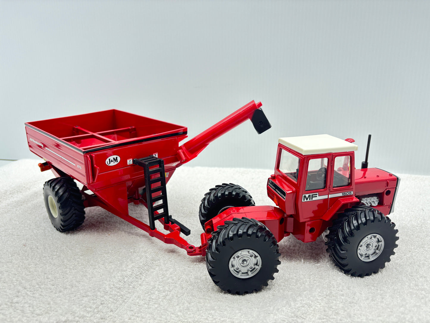 1/32 Massey Ferguson 1505 Singles