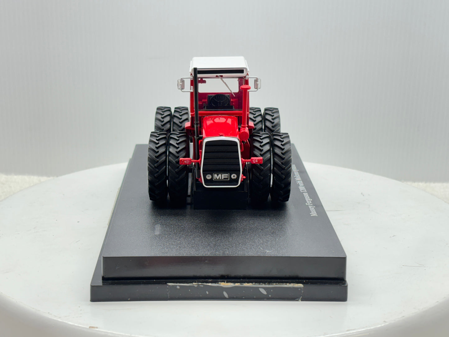 1/32 Massey Ferguson 1200 Molcon