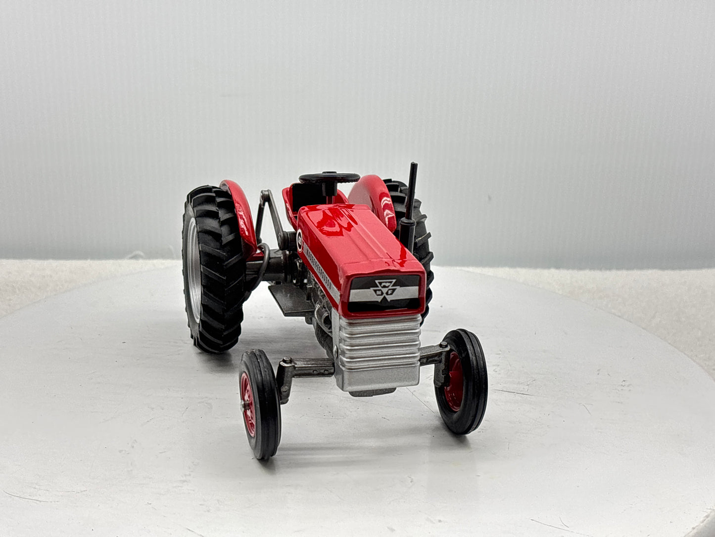 1/16 Massey Ferguson 135 National Farm Machinery Show