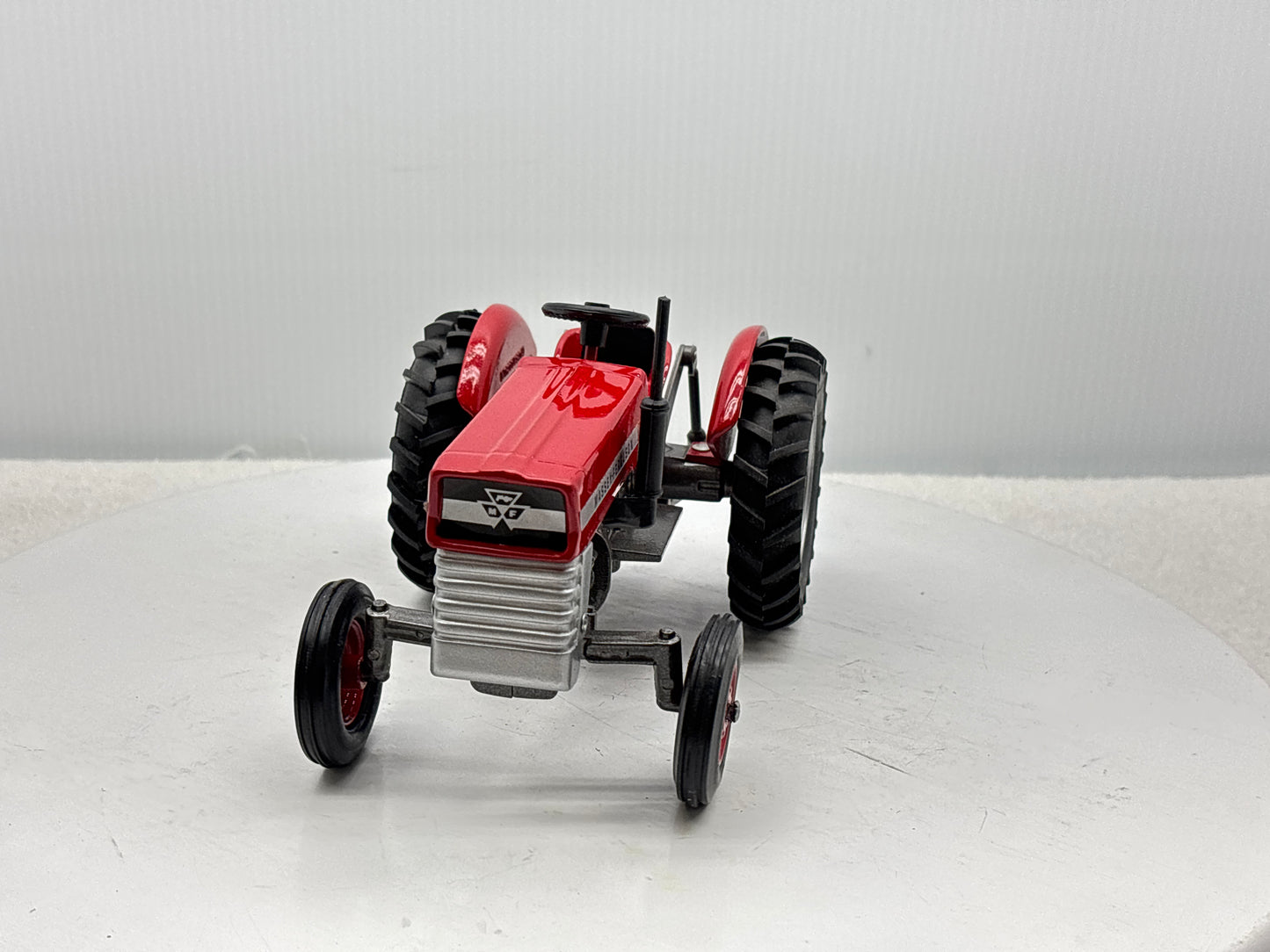 1/16 Massey Ferguson 135 National Farm Machinery Show