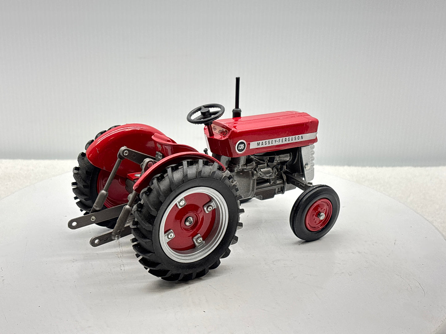 1/16 Massey Ferguson 135 National Farm Machinery Show