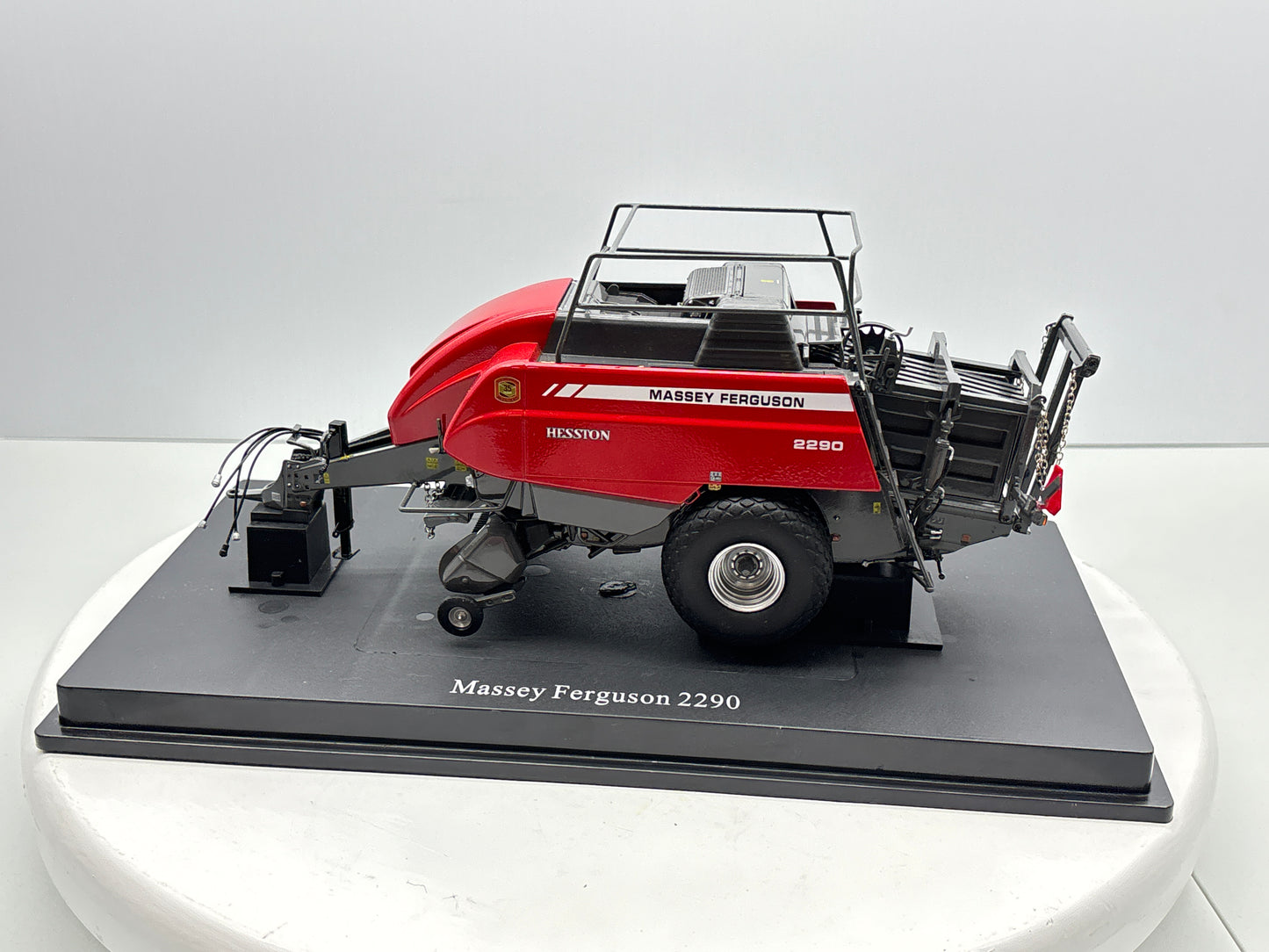 1/32 Massey Ferguson 2290