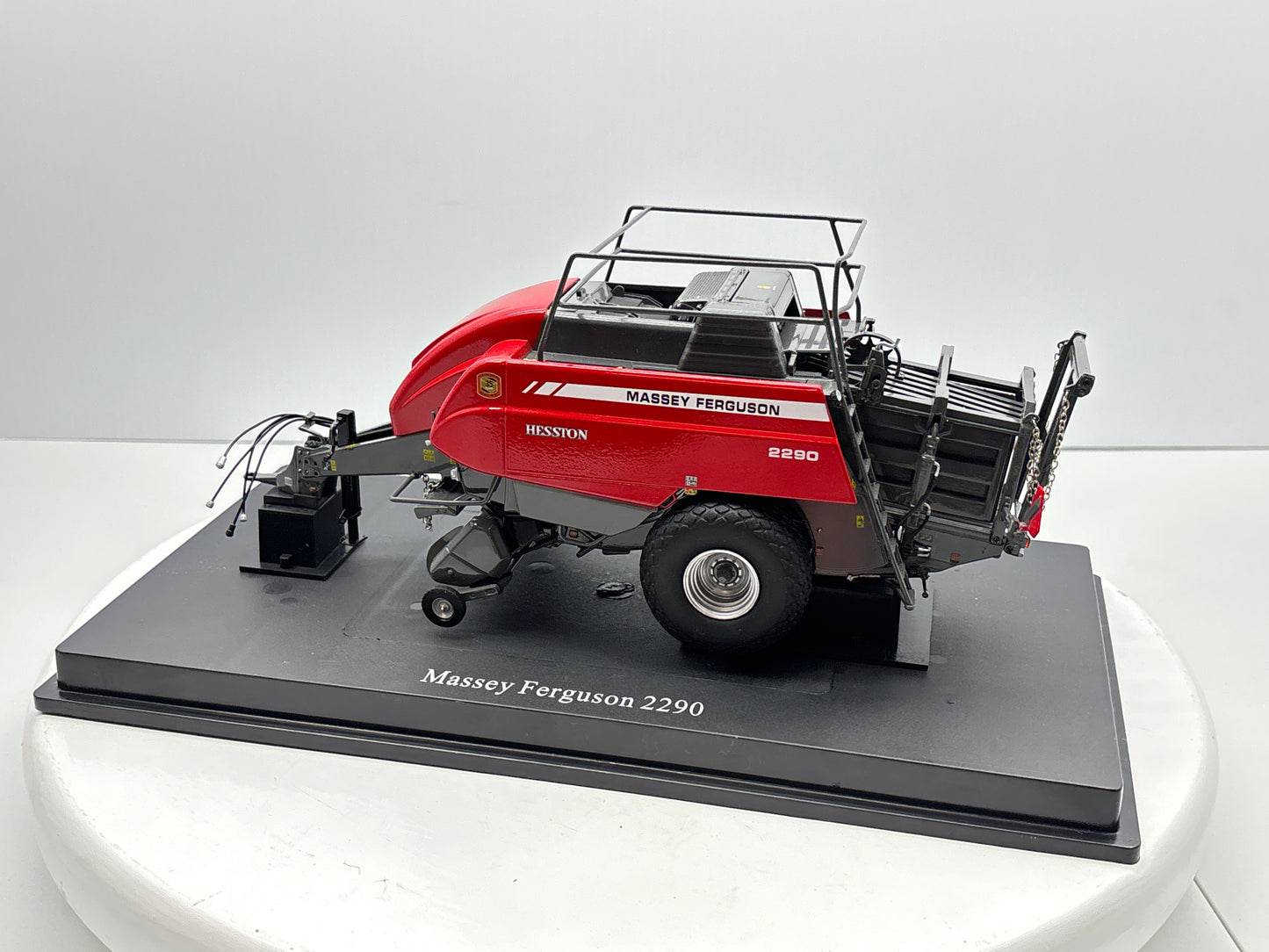 1/32 Massey Ferguson 2290