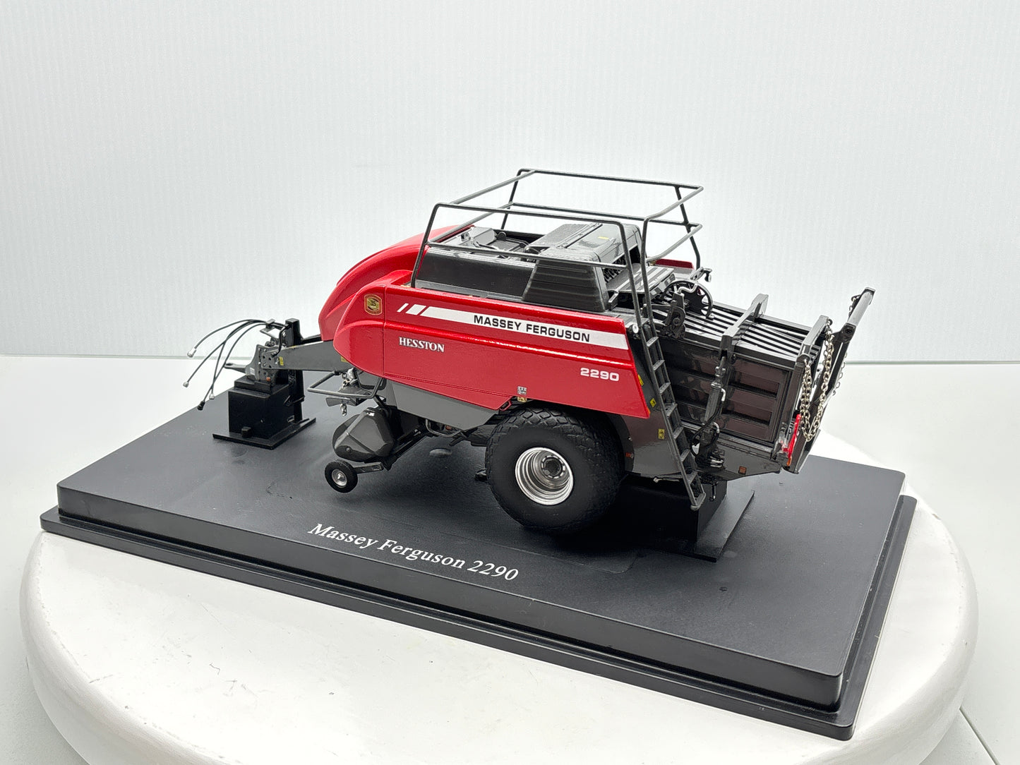 1/32 Massey Ferguson 2290