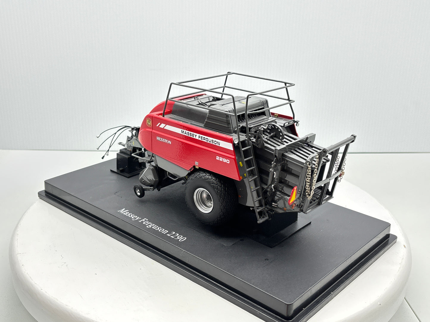 1/32 Massey Ferguson 2290