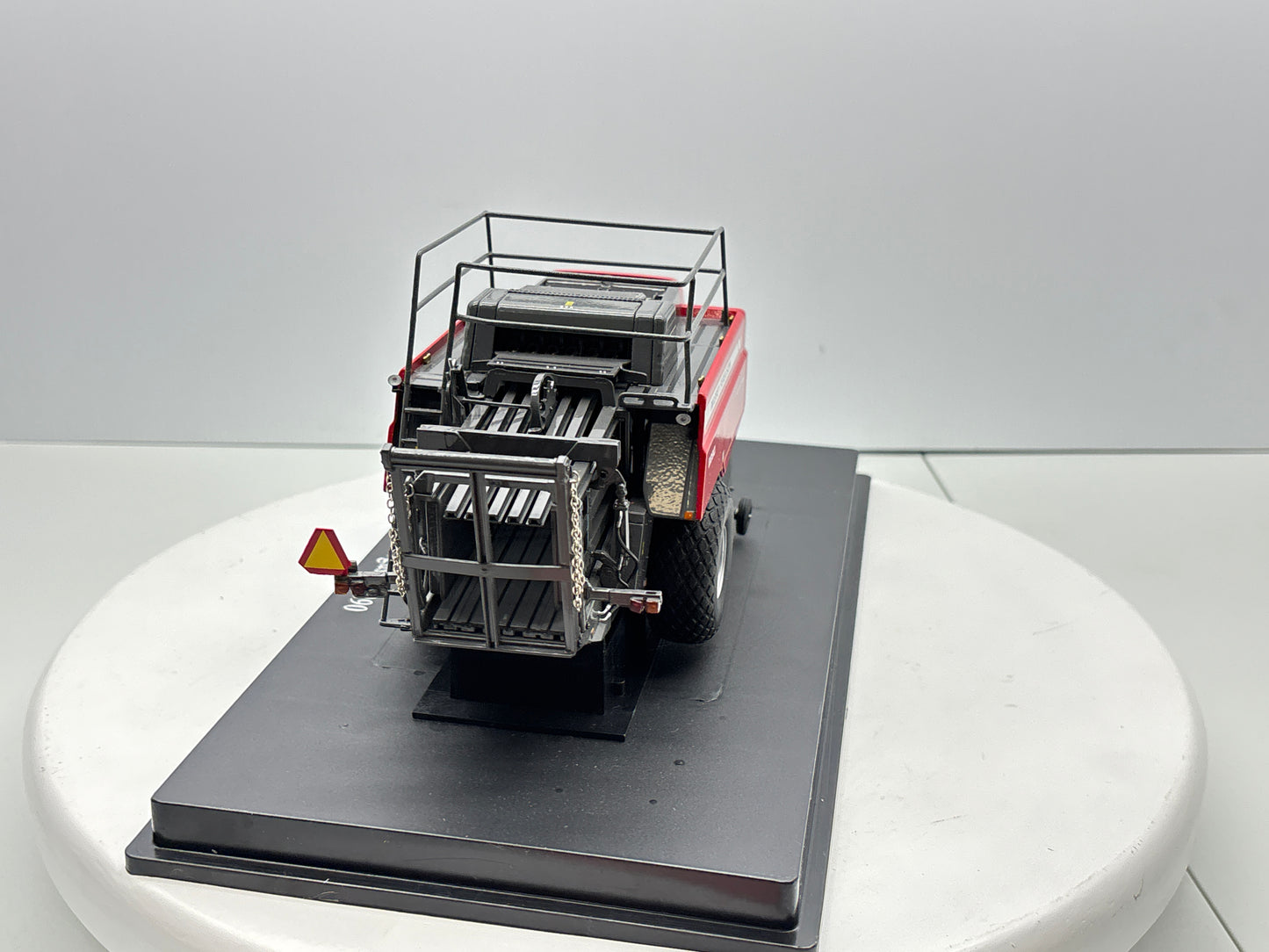 1/32 Massey Ferguson 2290