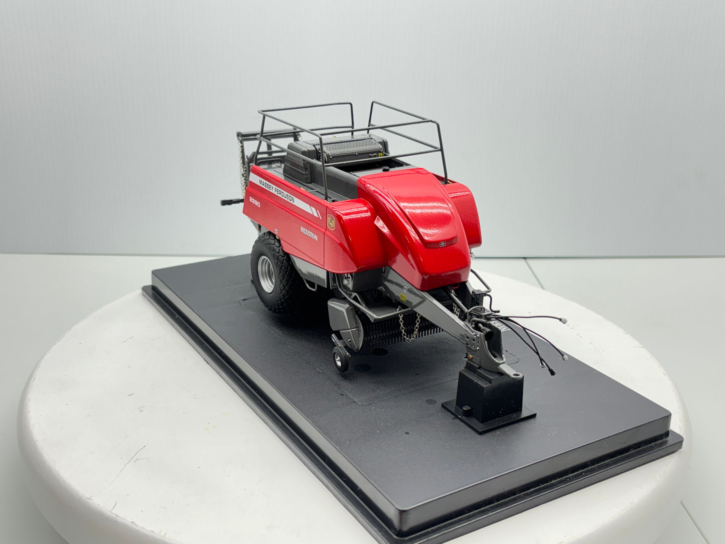 1/32 Massey Ferguson 2290