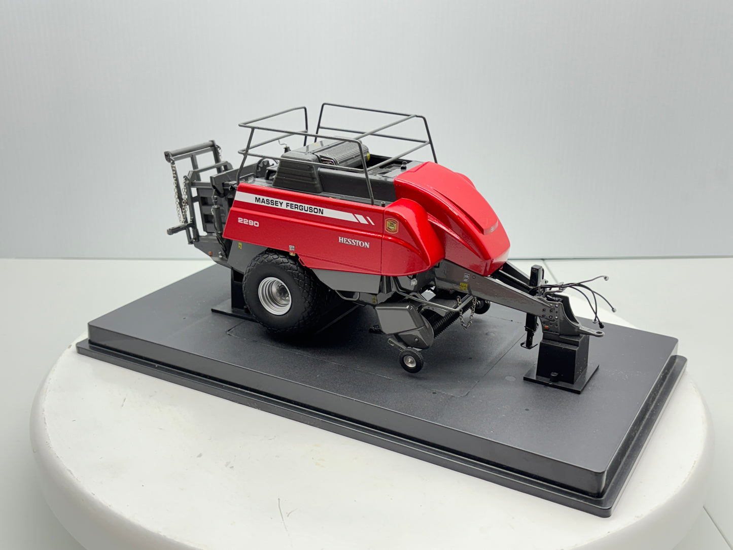 1/32 Massey Ferguson 2290