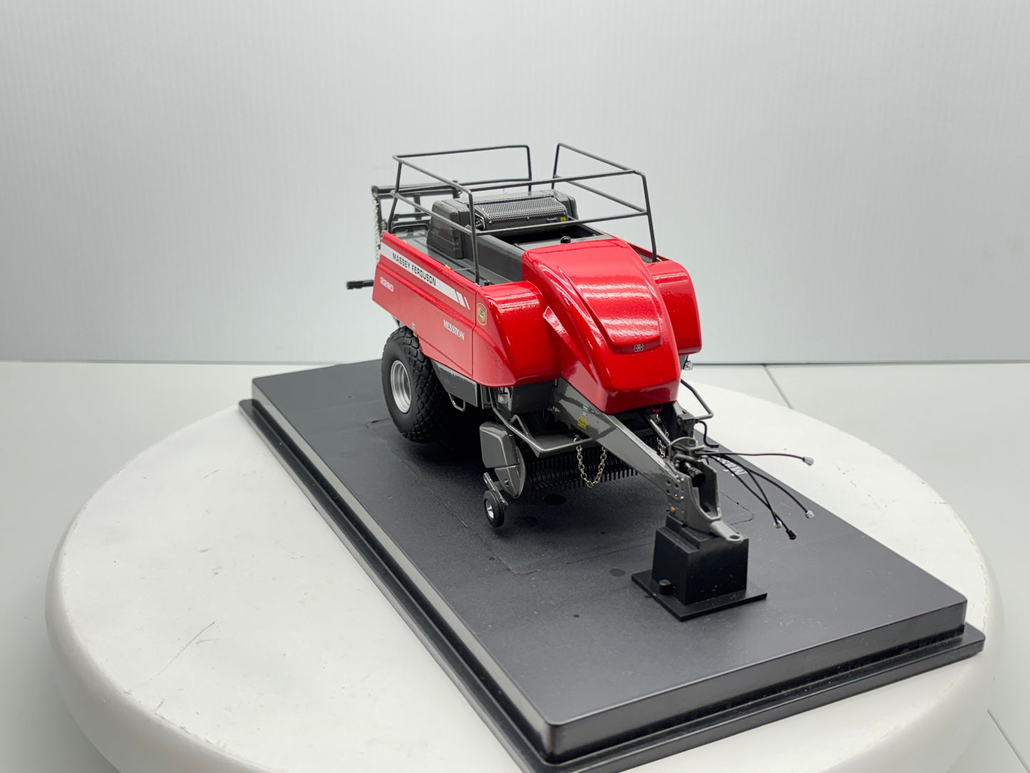 1/32 Massey Ferguson 2290